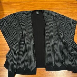 Ike Behar - poncho excellent condition.